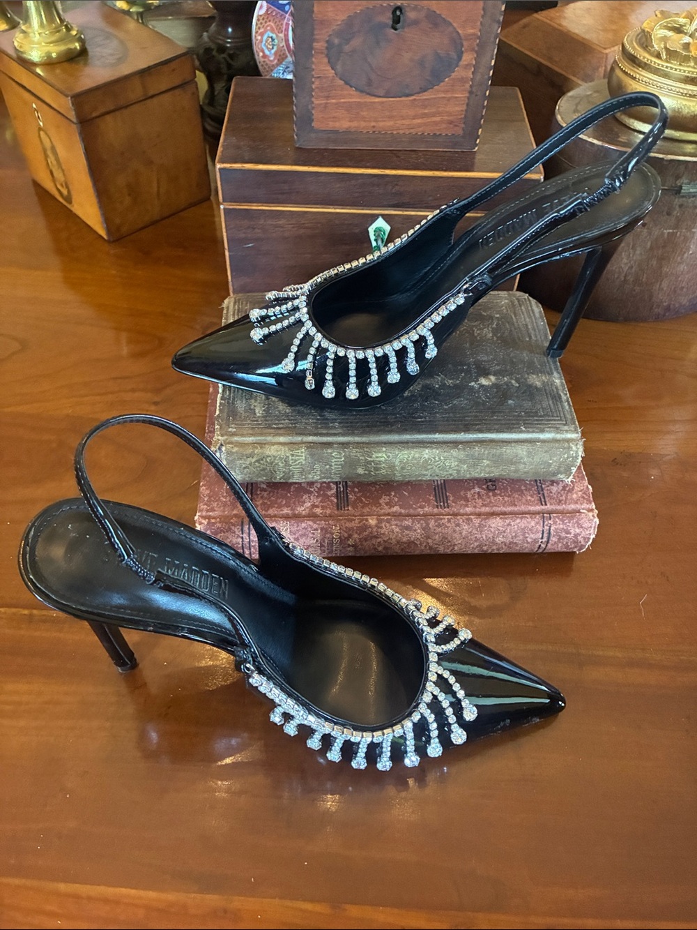 Steve Madden Black Courts